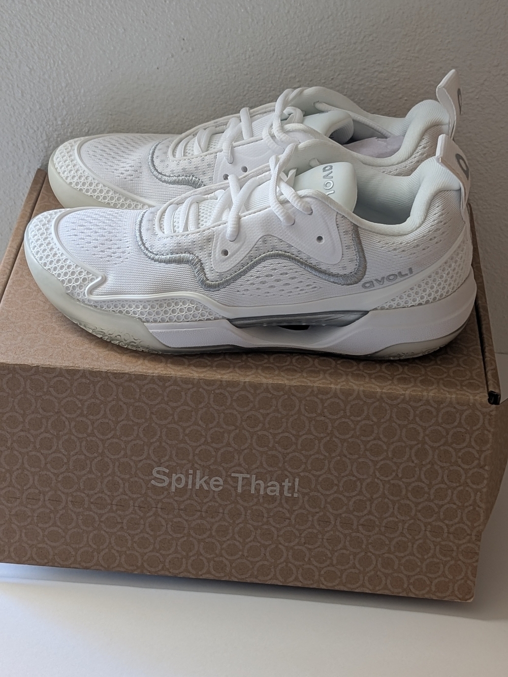 Avoli White Low Top Lace-Up Athletic Sneakers Mesh Upper FA111-065